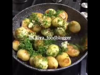 young potatoes with garlic and dill